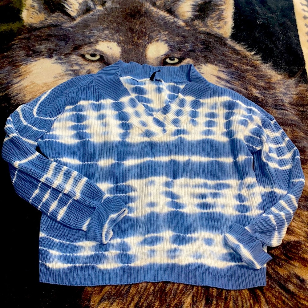 New directions tie dye sweater 🔹